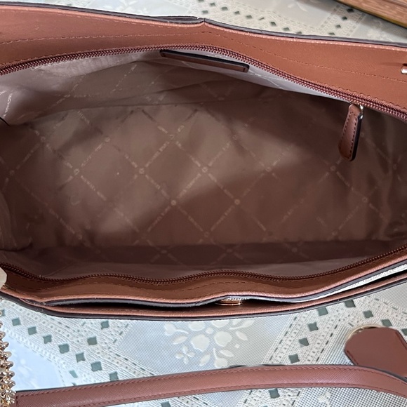 NWT Michael Kors Jet Set Travel Shoulder Bag With MK Print - Picture 6 of 9